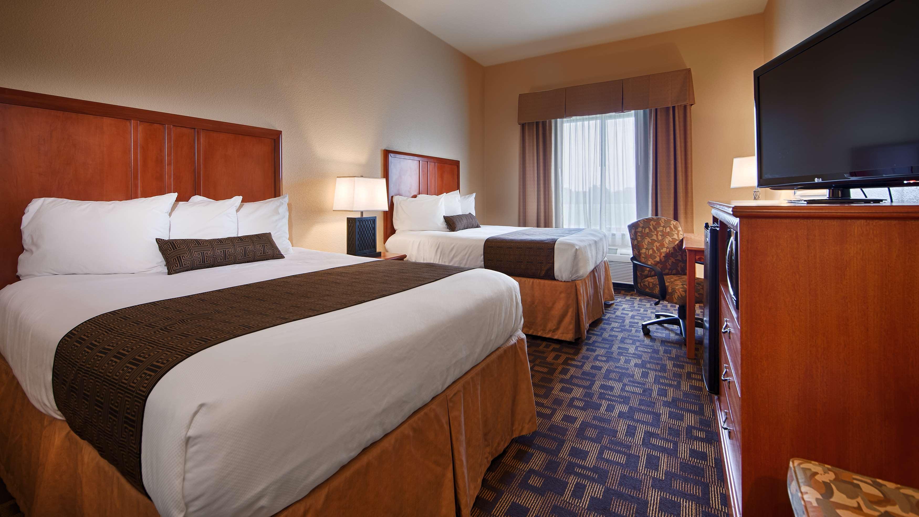 Best Western Plus Schulenburg Inn & Suites Buitenkant foto