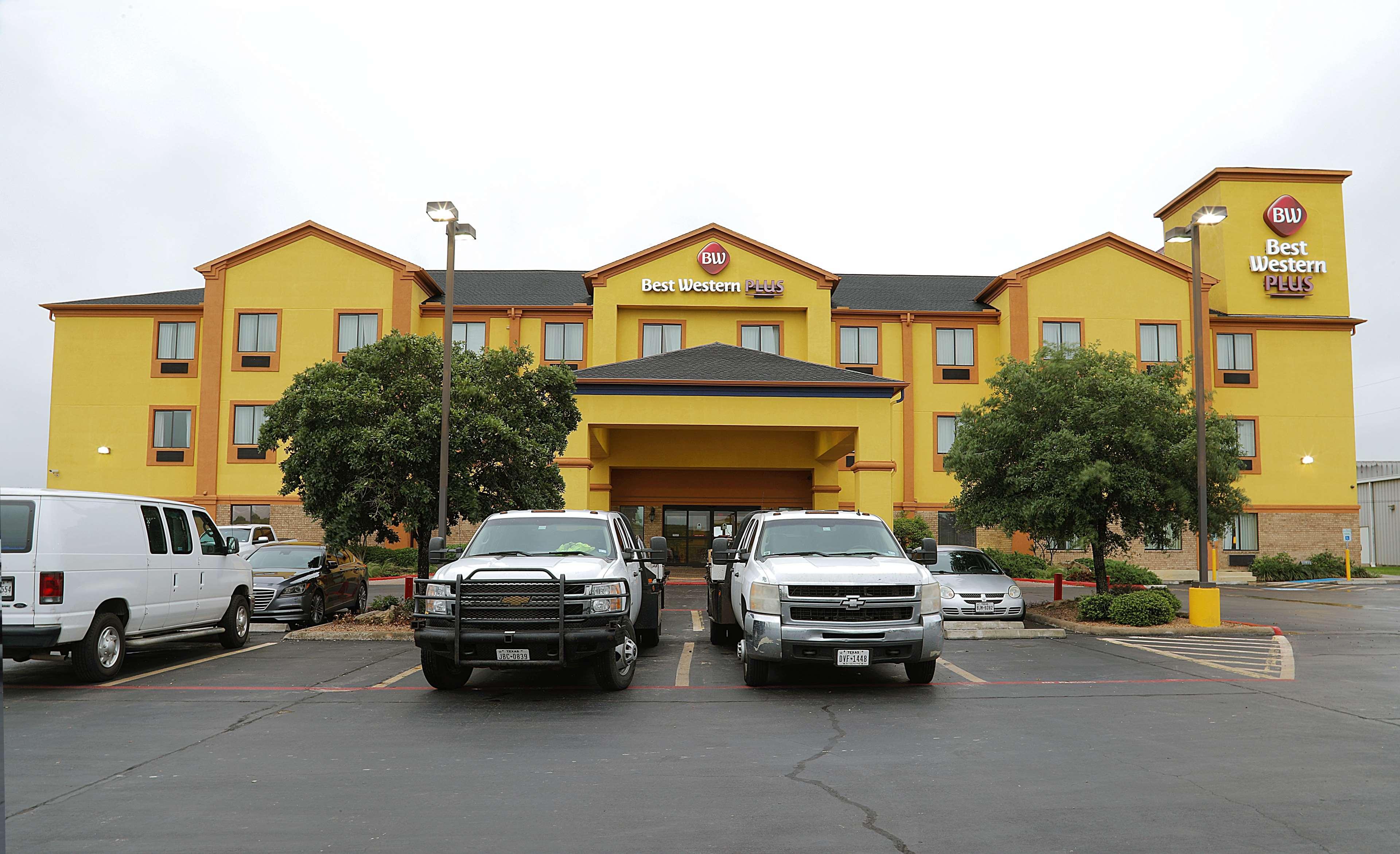 Best Western Plus Schulenburg Inn & Suites Buitenkant foto