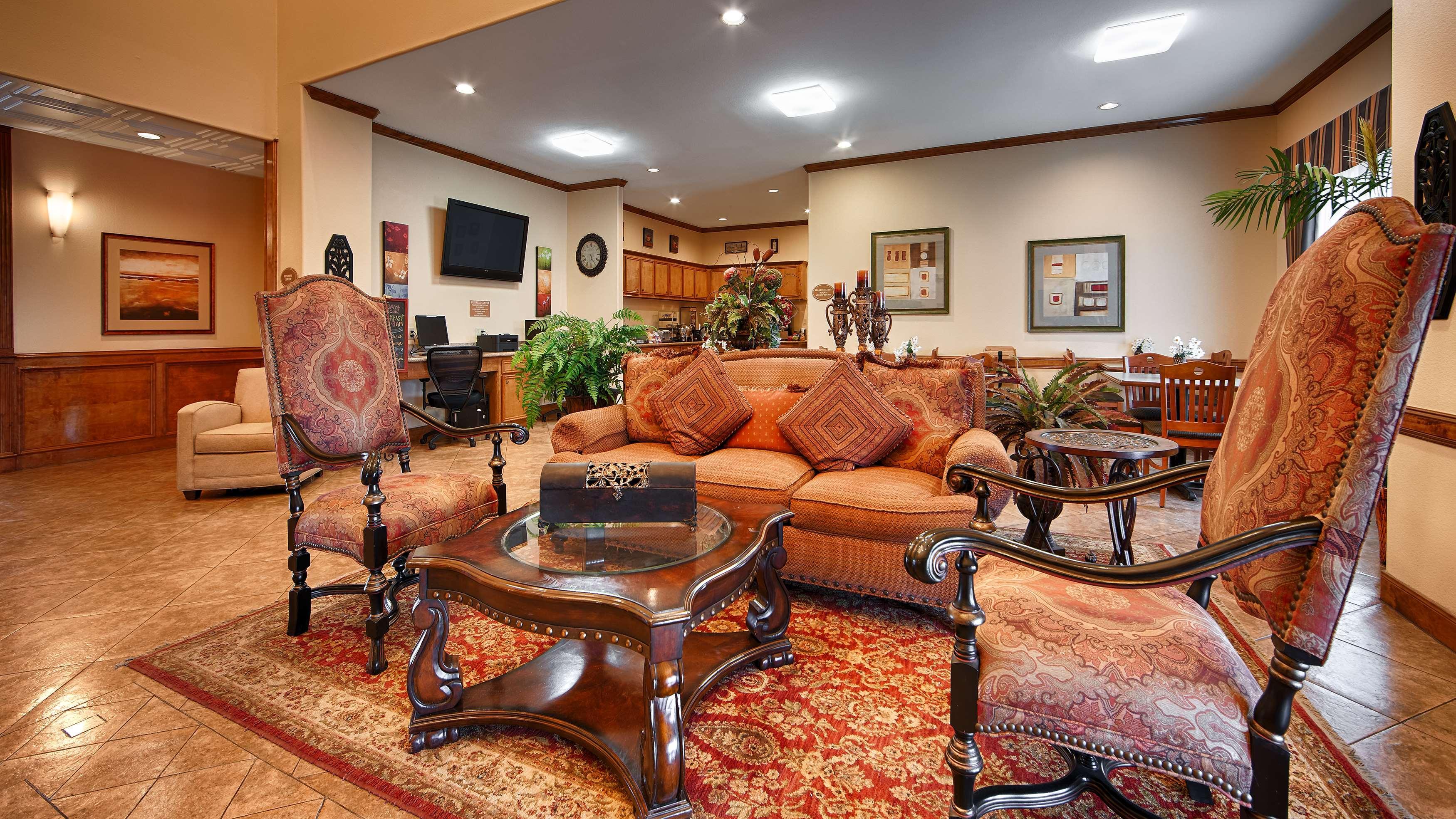 Best Western Plus Schulenburg Inn & Suites Buitenkant foto