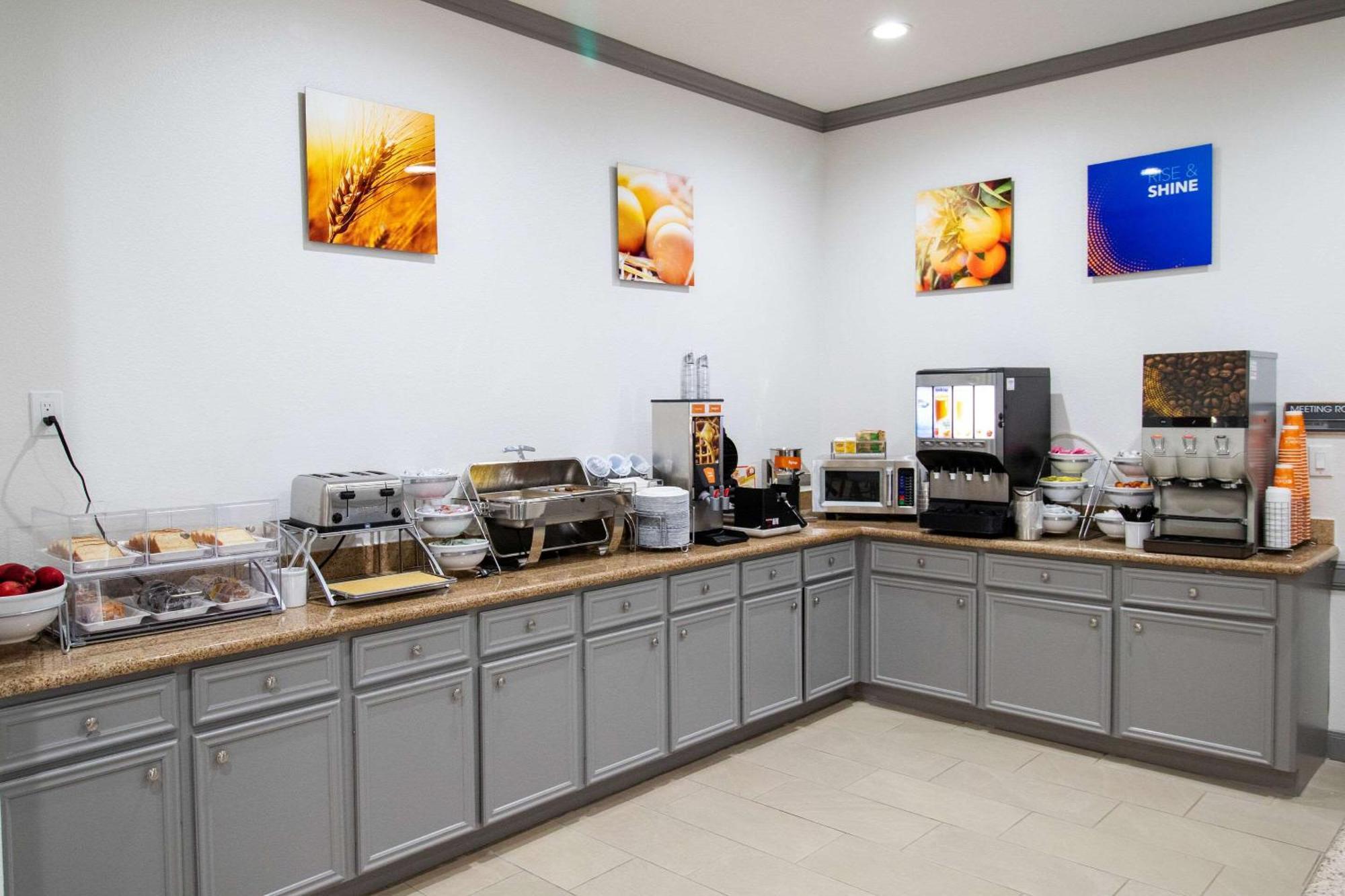 Best Western Plus Schulenburg Inn & Suites Buitenkant foto